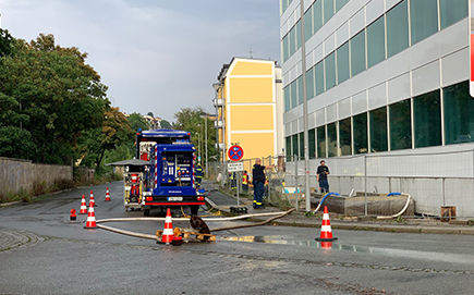 Unwetter flutet Schulneubau.